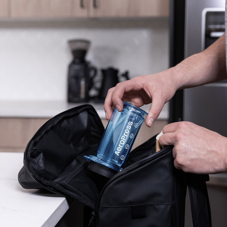 AeroPress Kaffeemaschine - Clear Blue