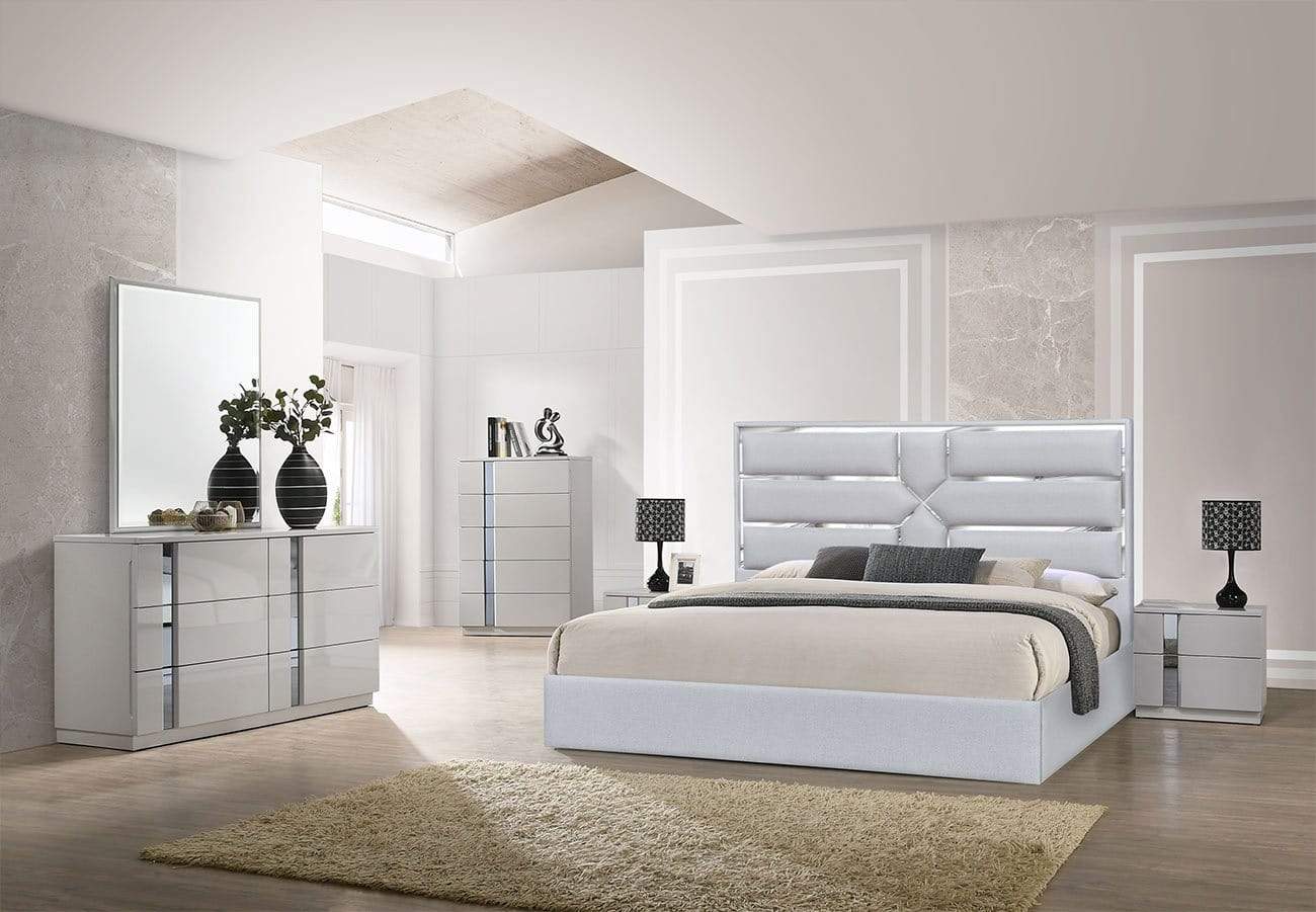 j-and-m-furniture-bed-da-vinci-bed-in-silver-grey-28150815948956.jpg